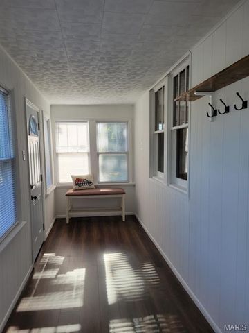 1021 E Main Street, Staunton, IL 62088