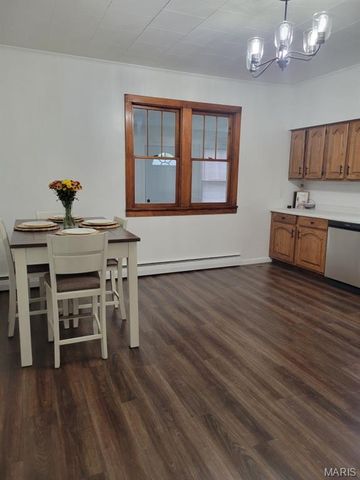 1021 E Main Street, Staunton, IL 62088