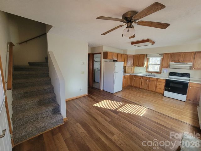507 Utah Mountain Road, Waynesville, NC 28785