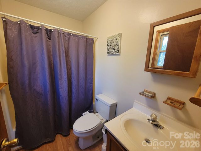 507 Utah Mountain Road, Waynesville, NC 28785