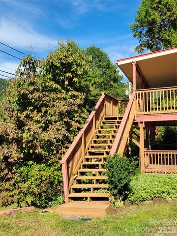 507 Utah Mountain Road, Waynesville, NC 28785