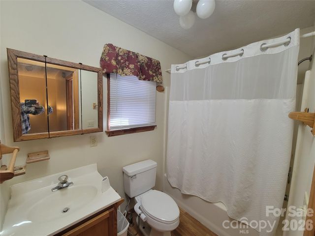 507 Utah Mountain Road, Waynesville, NC 28785