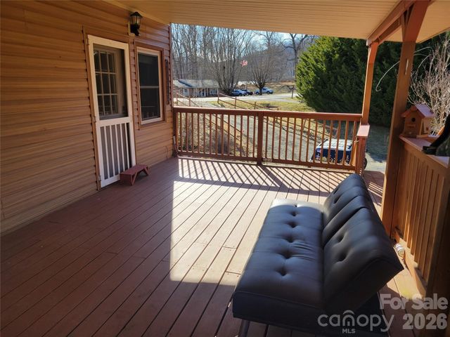 507 Utah Mountain Road, Waynesville, NC 28785