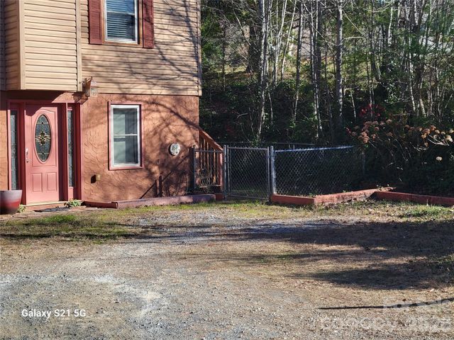 507 Utah Mountain Road, Waynesville, NC 28785
