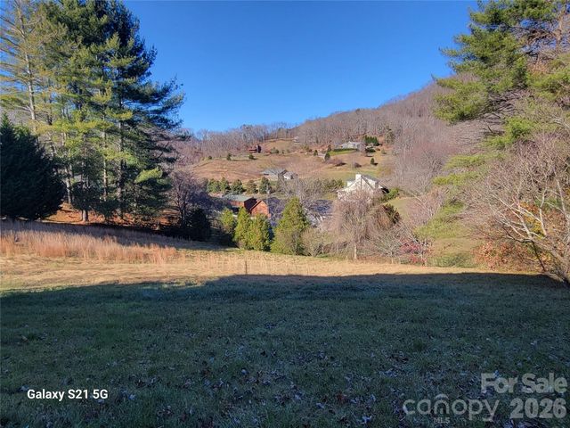 507 Utah Mountain Road, Waynesville, NC 28785