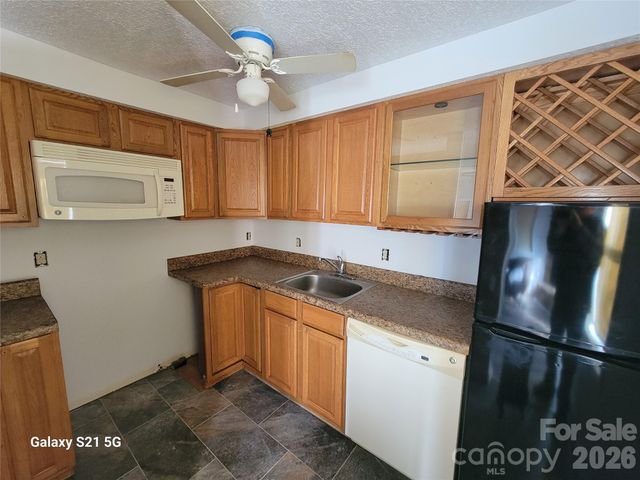 507 Utah Mountain Road, Waynesville, NC 28785