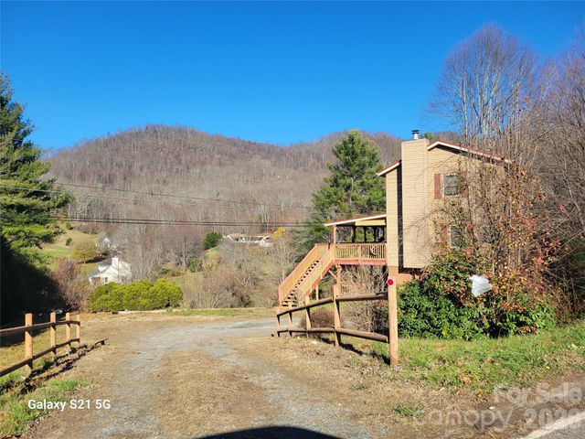 507 Utah Mountain Road, Waynesville, NC 28785