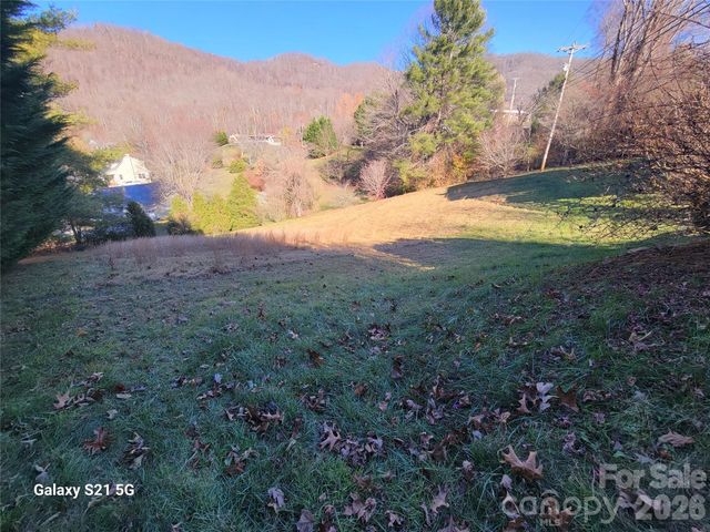 507 Utah Mountain Road, Waynesville, NC 28785