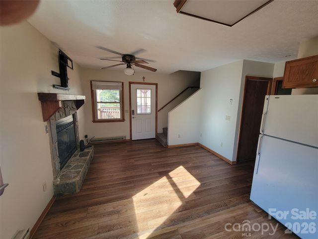 507 Utah Mountain Road, Waynesville, NC 28785
