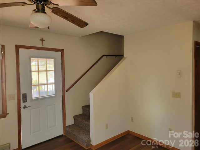 507 Utah Mountain Road, Waynesville, NC 28785