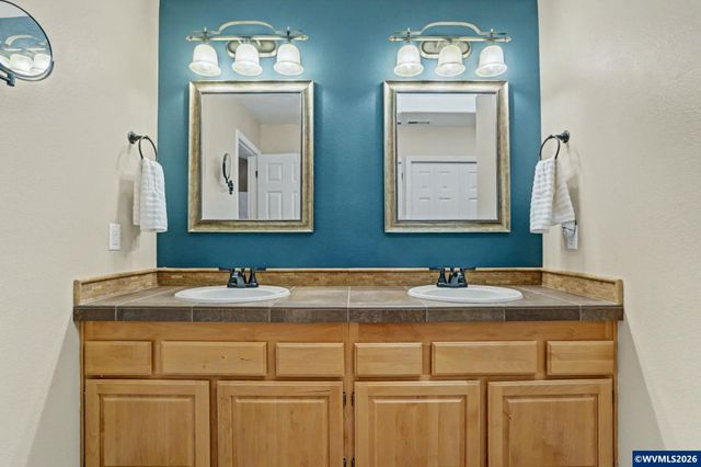 5874 Flairstone Ct SE, Salem, OR 97306