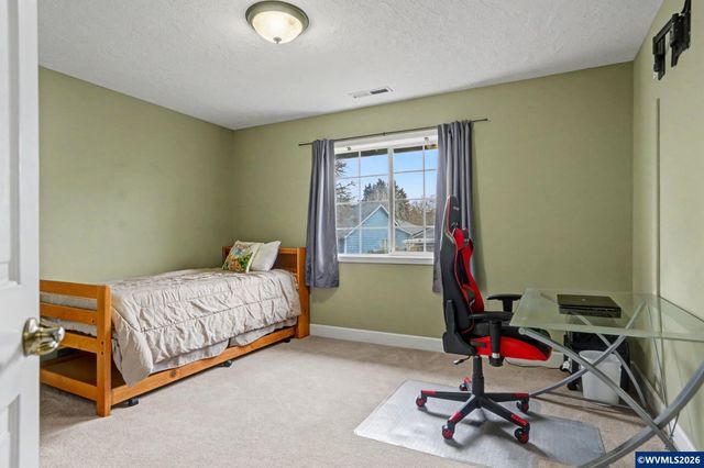 5874 Flairstone Ct SE, Salem, OR 97306