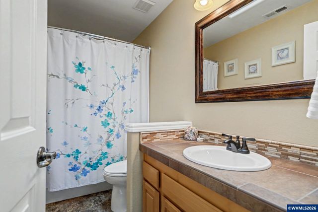 5874 Flairstone Ct SE, Salem, OR 97306