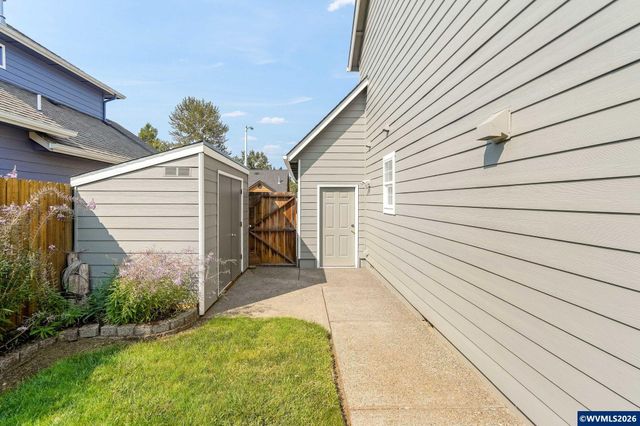 5874 Flairstone Ct SE, Salem, OR 97306