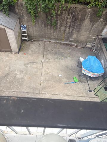 277 Graff Avenue, Bronx, NY 10465