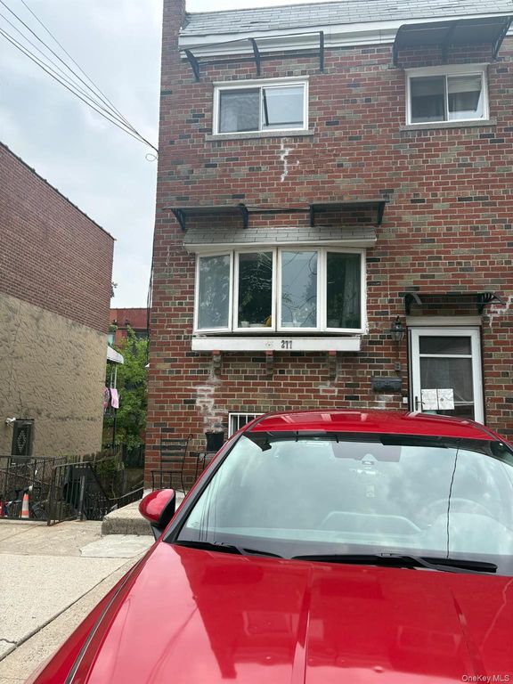 277 Graff Avenue, Bronx, NY 10465