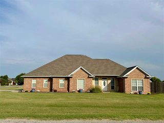 988 NE Brown Rd, Elgin, OK 73538