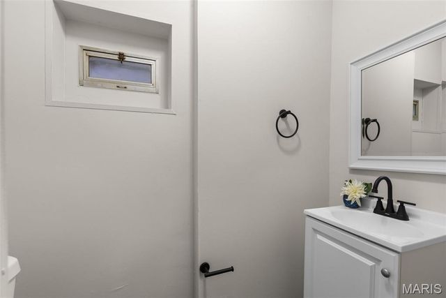 612 Holly Hills Avenue, St Louis, MO 63111