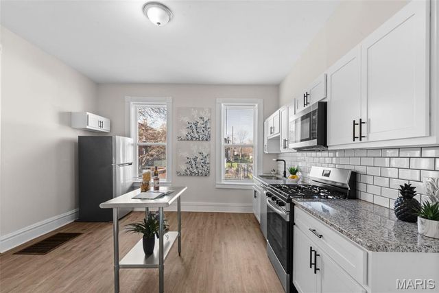 612 Holly Hills Avenue, St Louis, MO 63111