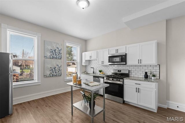 612 Holly Hills Avenue, St Louis, MO 63111