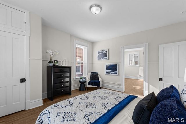 612 Holly Hills Avenue, St Louis, MO 63111