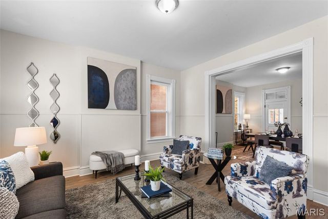 612 Holly Hills Avenue, St Louis, MO 63111