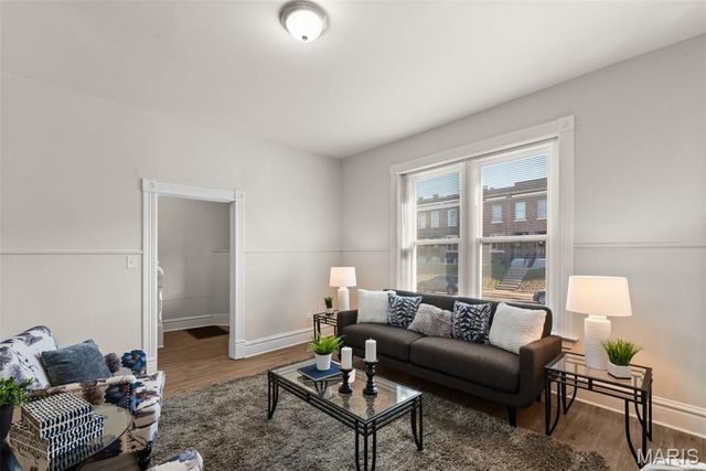 612 Holly Hills Avenue, St Louis, MO 63111