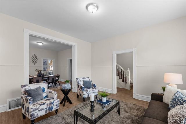 612 Holly Hills Avenue, St Louis, MO 63111