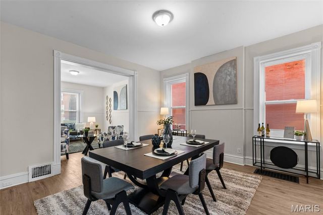 612 Holly Hills Avenue, St Louis, MO 63111