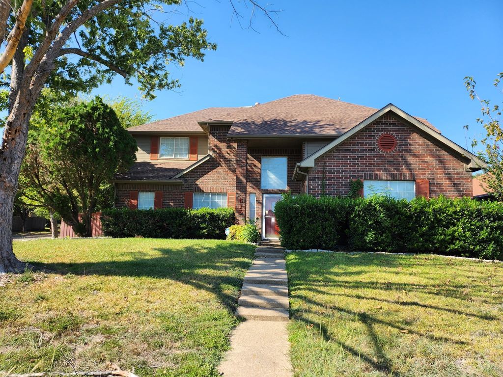 615 Stonefield Lane, Cedar Hill, TX 75104