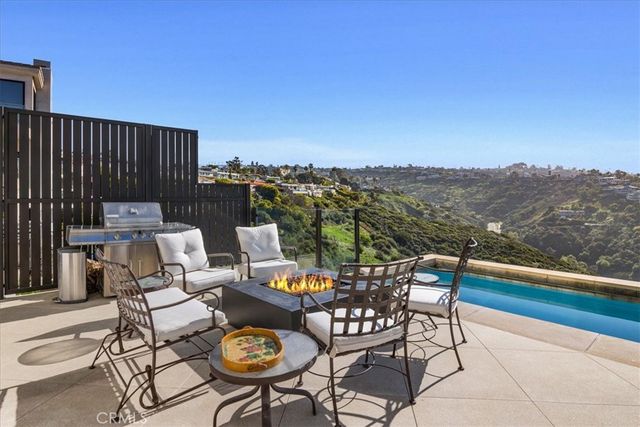 1515 Tahiti Avenue, Laguna Beach, CA 92651