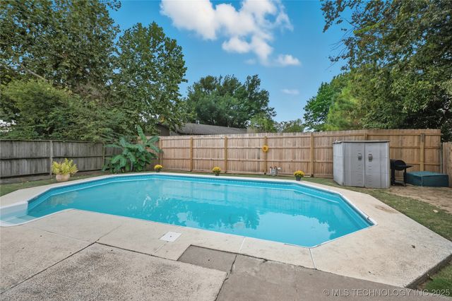 5852 S 91st East East Avenue, Tulsa, OK 74145