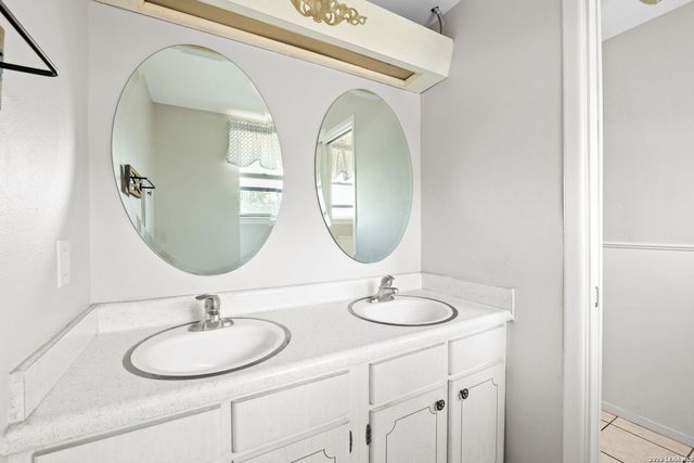 11902 Rustic, San Antonio, TX 78230