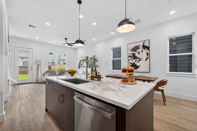 305 Marcella Street B, Houston, TX 77091
