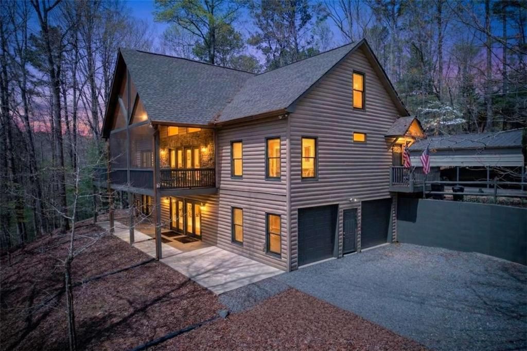 1858 Newport Drive, Ellijay, GA 30540