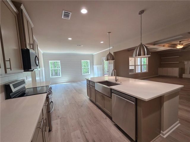 293 Meadows Drive, Bethlehem, GA 30620