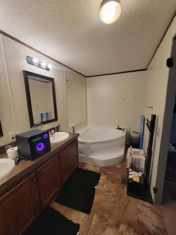 6223 Skipton Drive Sw, City Of Wyoming, MI 49548