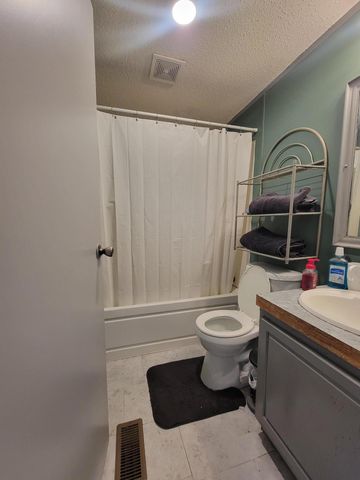 6223 Skipton Drive Sw, City Of Wyoming, MI 49548