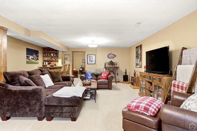 3108 SW Staffordshire RD, Topeka, KS 66614
