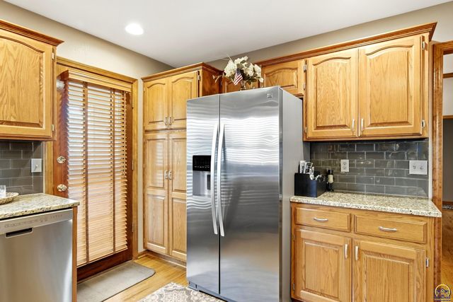 3108 SW Staffordshire RD, Topeka, KS 66614