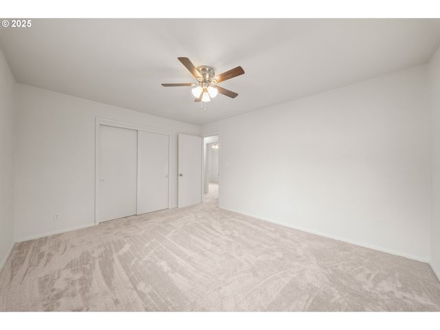 3018 W FILBERT Ave, Roseburg, OR 97471