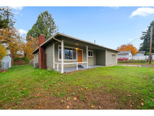 3018 W FILBERT Ave, Roseburg, OR 97471
