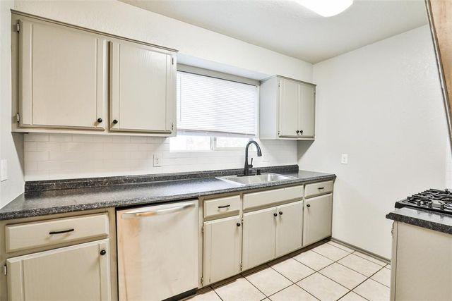 10119 Shadowridge Drive, Oklahoma City, OK 73159