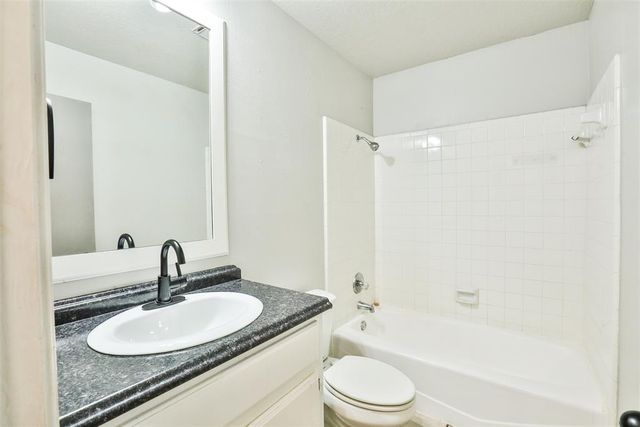 10119 Shadowridge Drive, Oklahoma City, OK 73159