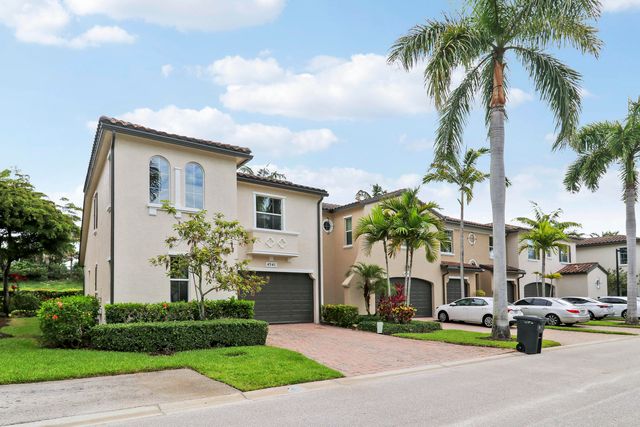 4541 Mediterranean Circle, Palm Beach Gardens, FL 33418