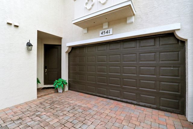 4541 Mediterranean Circle, Palm Beach Gardens, FL 33418