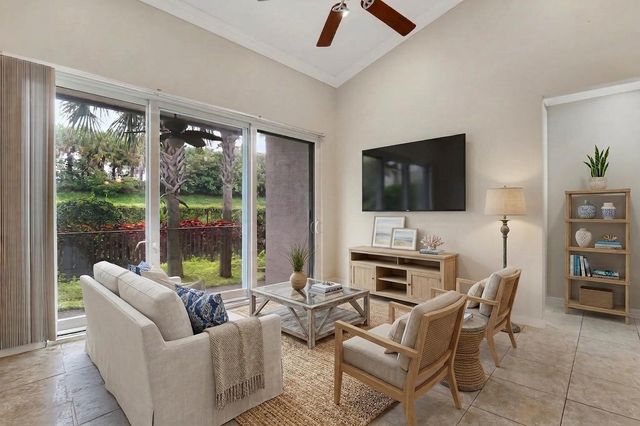 4541 Mediterranean Circle, Palm Beach Gardens, FL 33418