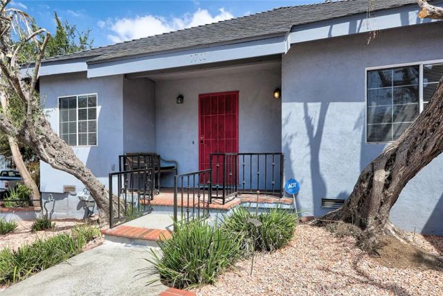 7700 Isis Avenue, Los Angeles, CA 90045