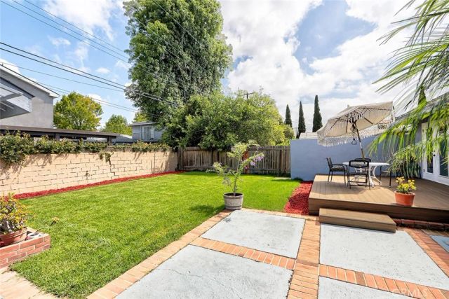 7700 Isis Avenue, Los Angeles, CA 90045