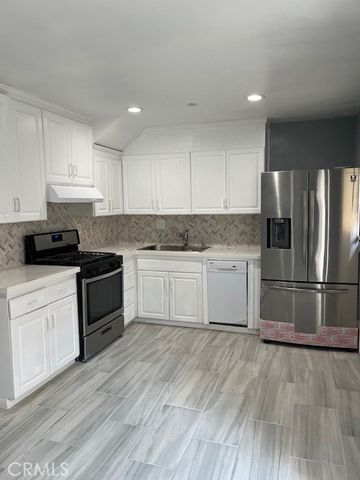 17135 Roscoe Boulevard 1, Northridge, CA 91325